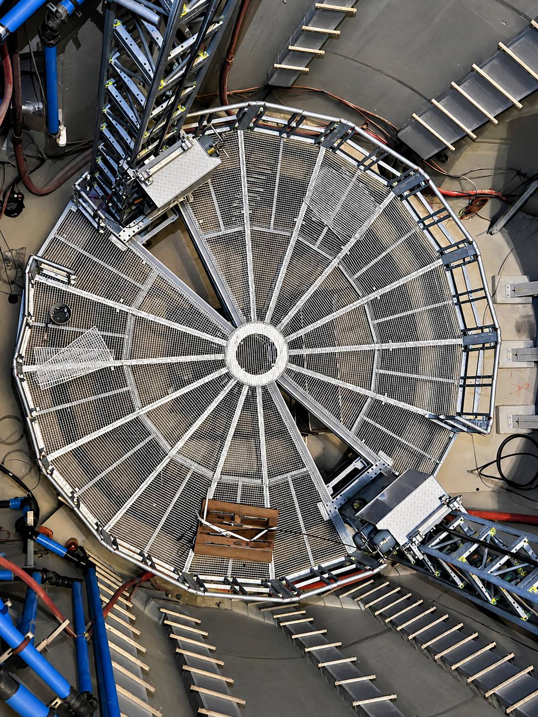 permanent-shaft-maintenance-platform